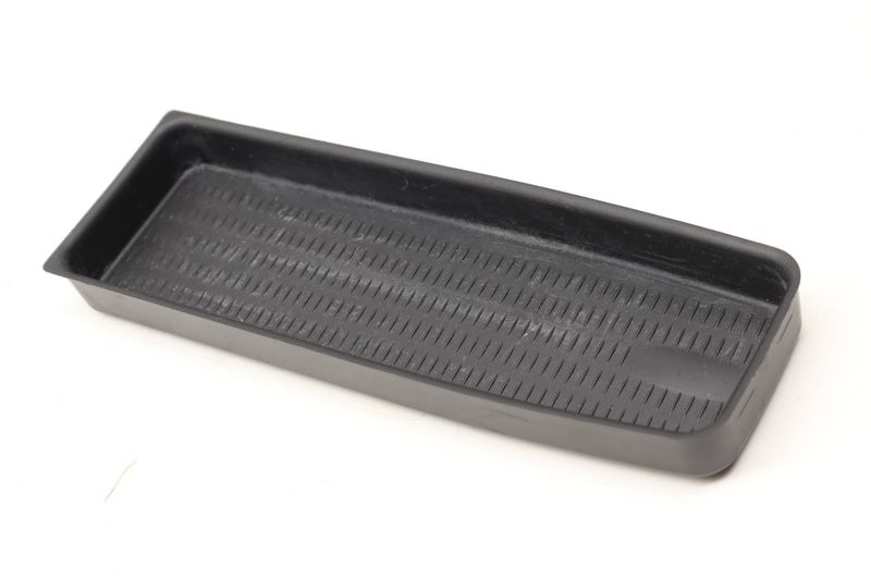 Center Armrest Rubber Insert 51167118064 — Used (SKU 447335)