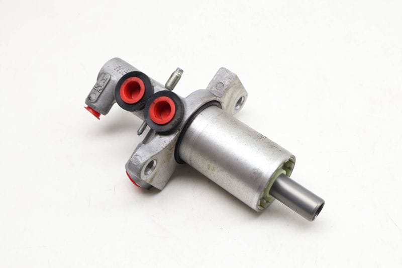 Brake Master Cylinder 34336772930 — Used (SKU 629469)