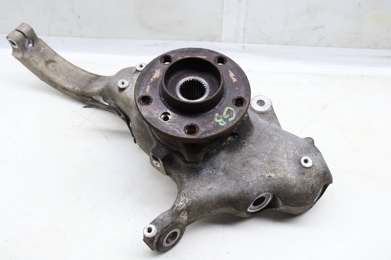 Spindle Knuckle w/ Wheel Bearing 31216773783 — Used (SKU 629518)