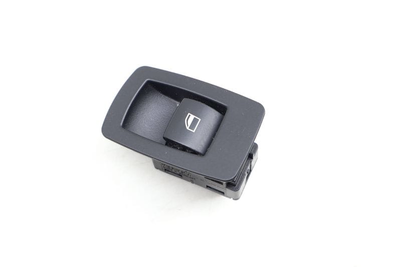 Window Switch w/ Trim 61316945874 — Used (SKU 629700)