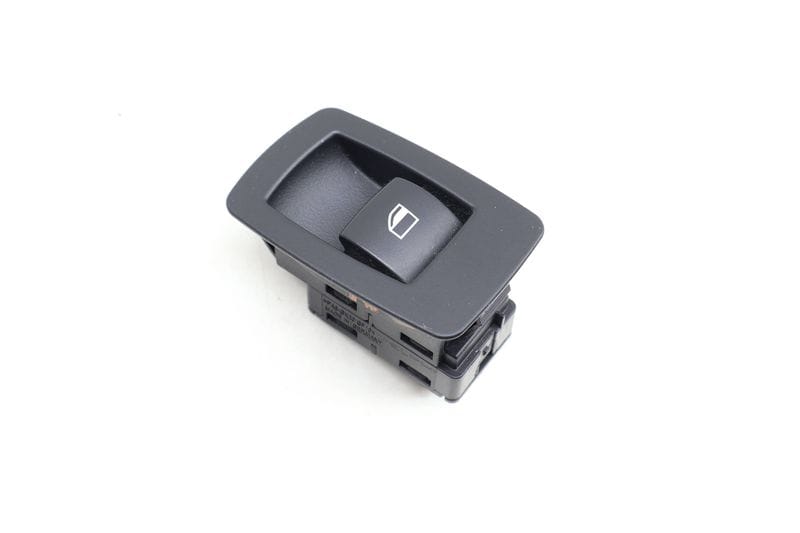Window Switch w/ Trim 61316945874 — Used (SKU 629701)