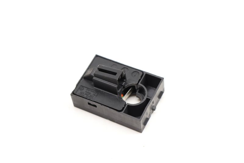 Trunk Release Micro Switch 3C0959832 — Used (SKU 423302)
