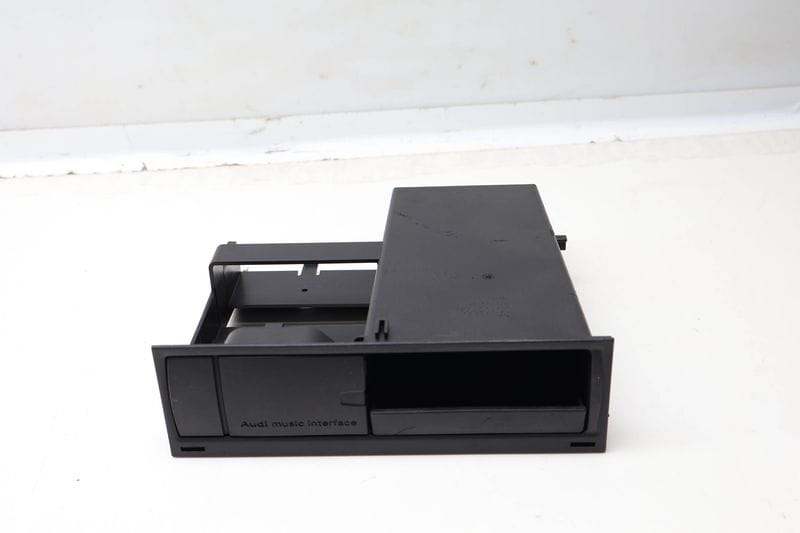 MMI / Ami Interface Module Housing 4E0060700 — Used (SKU 608798)