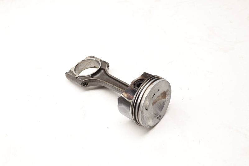 Piston w/ Connecting Rod 06H107065DM — Used (SKU 608972)