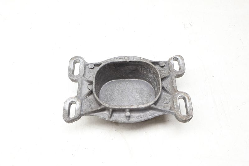 Core Support Snub Mount Bracket 4B0199335L — Used (SKU 664952)