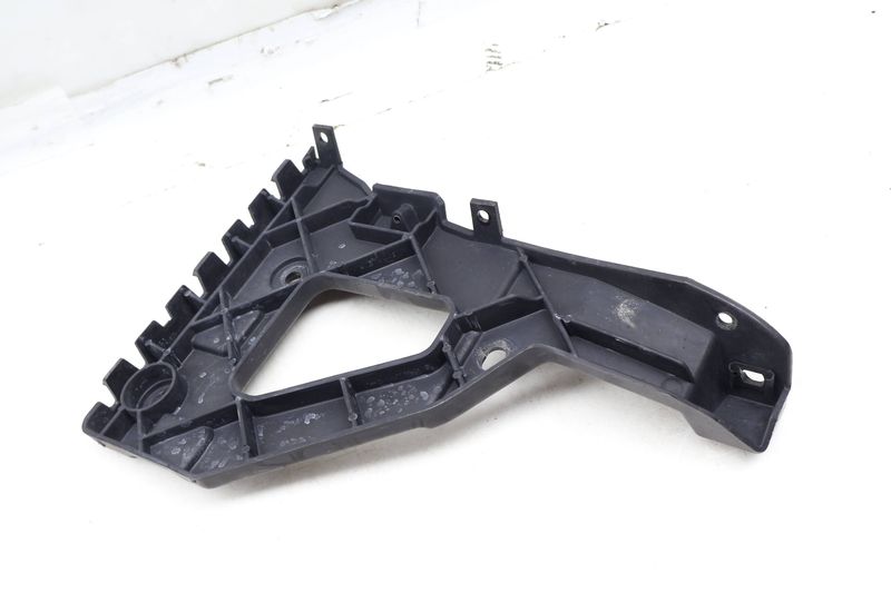 Bumper Guide / Bracket 4F0807227 — Used (SKU 664912)