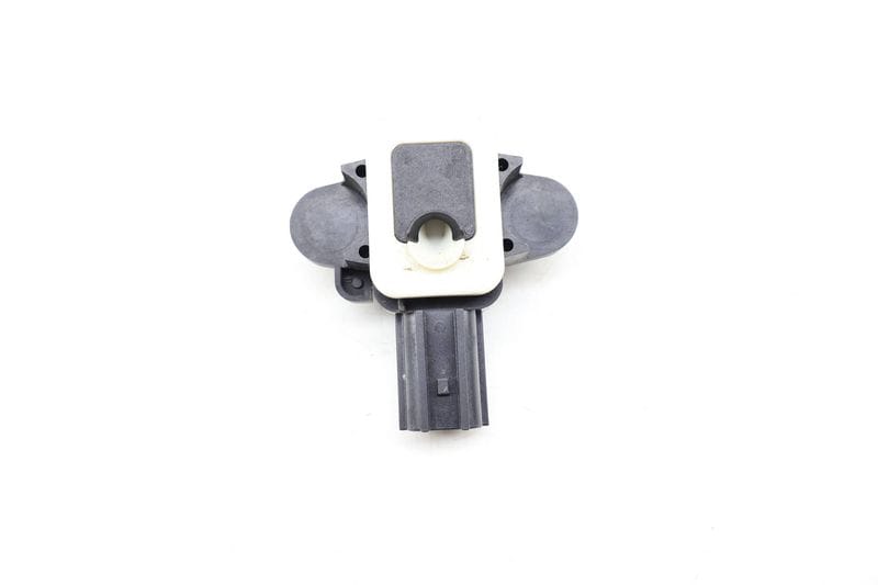 Center Impact / Crash Sensor 4F0955557B — Used (SKU 664772)