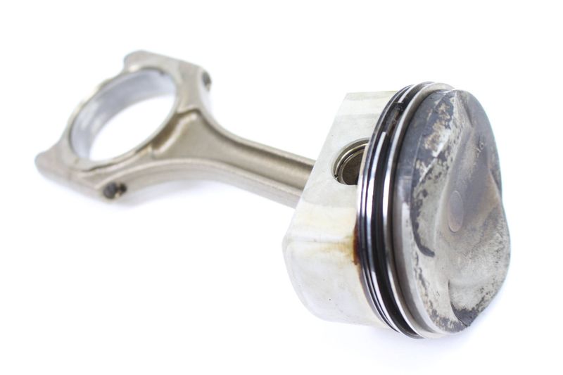 Piston / Connecting Rod 079107066DC — Used (SKU 200848)