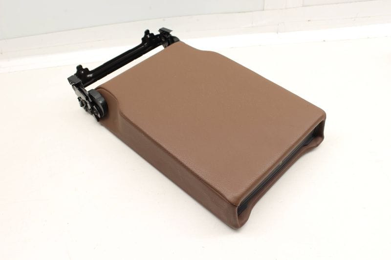 2ND Row Armrest / Cup Holder 4L0883081M — Used (SKU 267698)