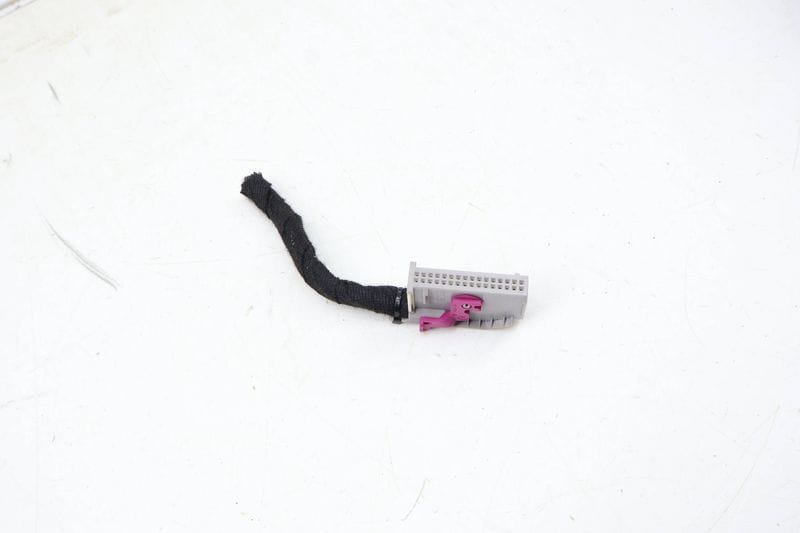 32-PIN Instrument Cluster Wiring Harness Connector / Pigtail 1J0972977G — Used (SKU 684930)