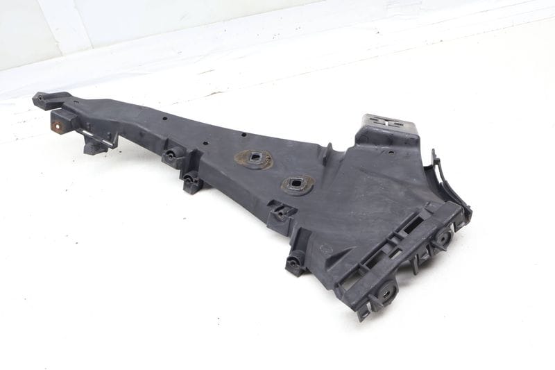 Bumper Guide / Mount Bracket 4L0807284B — Used (SKU 685132)