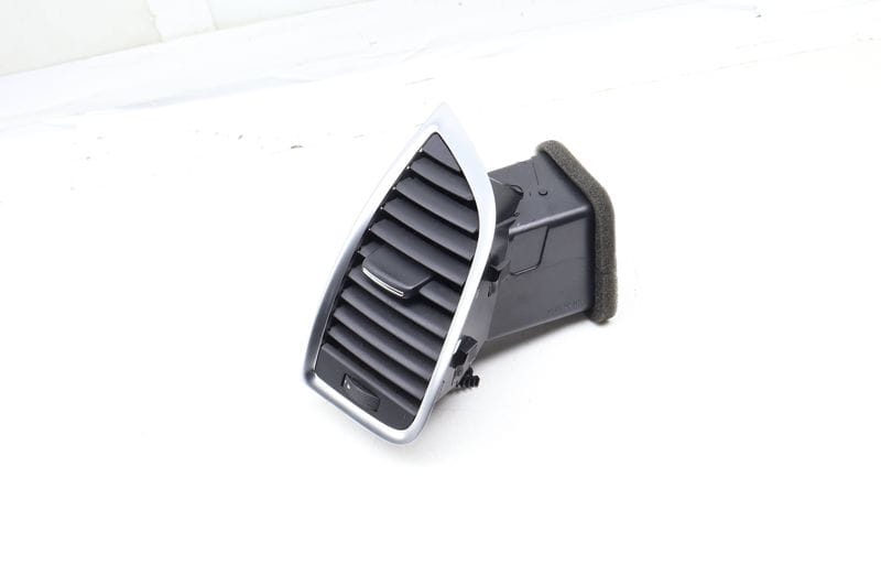 Dash Air Vent 4L0820901T — Used (SKU 684959)
