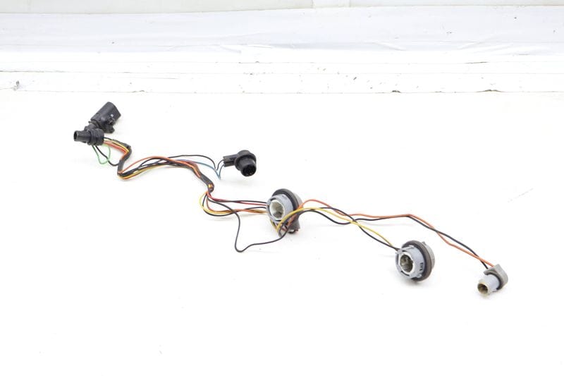 Lower Tail Light Bulb Socket Holder / Harness 4L0945221A — Used (SKU 684915)