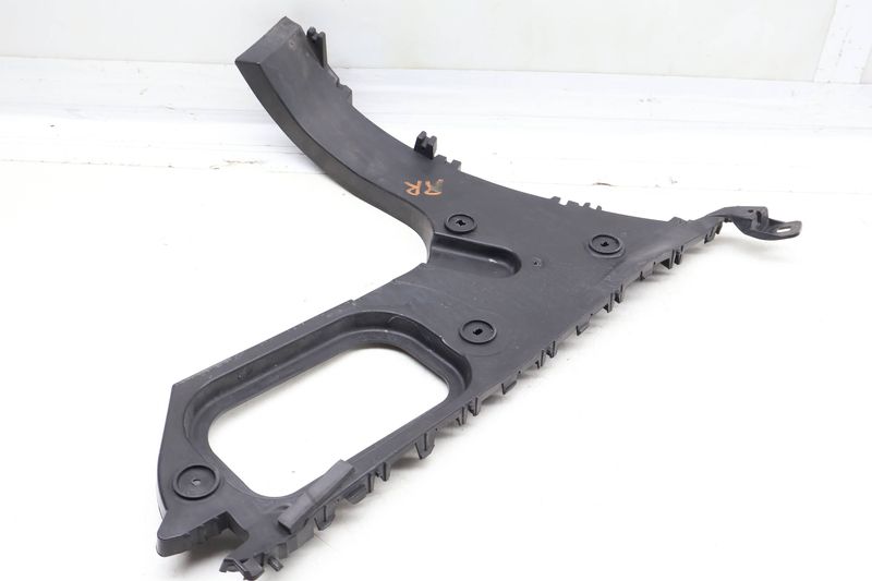Bumper Guide / Bracket 4L0807454A — Used (SKU 685140)