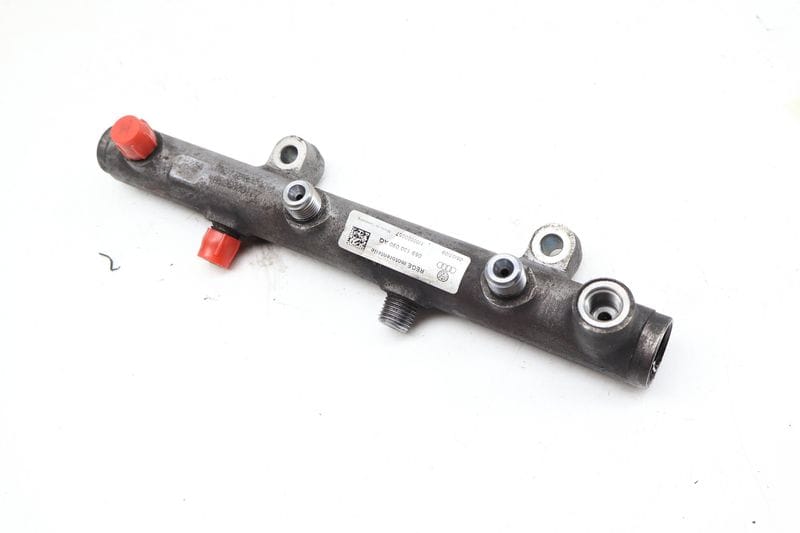 Fuel Rail 059130090AQ — Used (SKU 685033)
