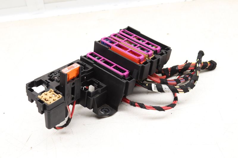 Fuse Panel / Holder 8K0971845A — Used (SKU 554456)