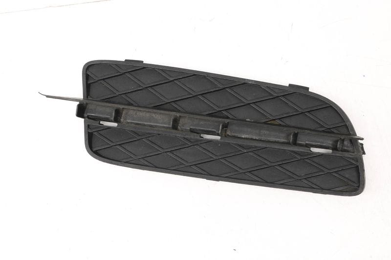 Bumper Grille 51117159594 — Used (SKU 356602)