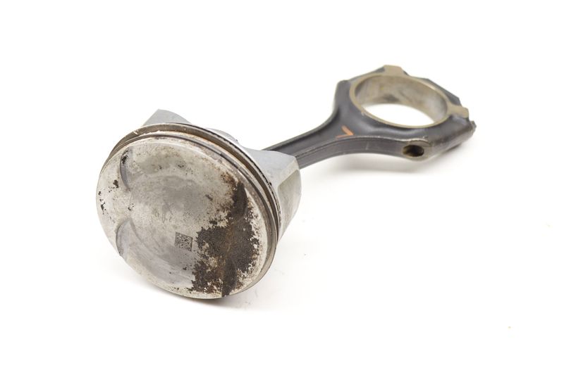 Piston w/ Connecting Rod 2720302217 — Used (SKU 594958)