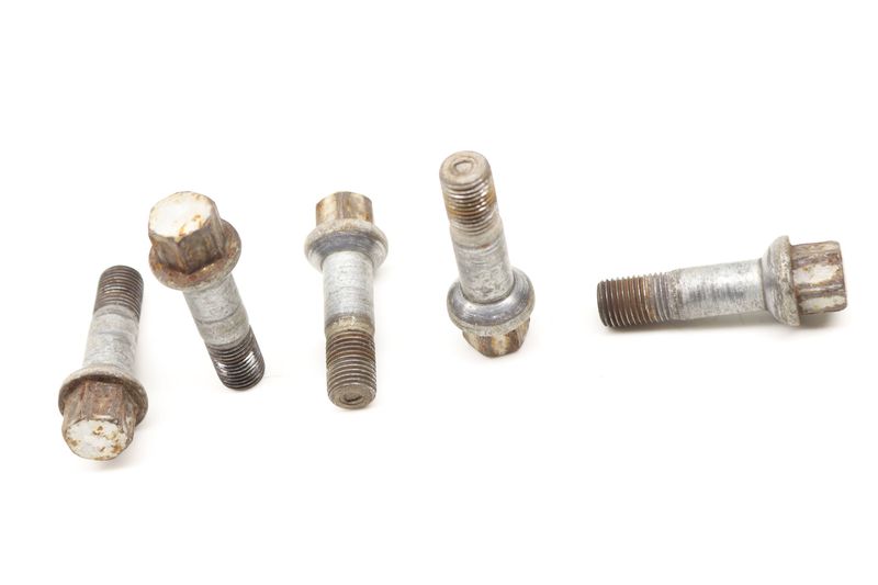 Wheel / Lug Bolt Set (5) 0009905307 — Used (SKU 595062)
