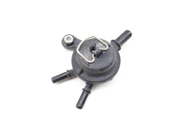 Coolant Bleeder Valve 7P5121671 — Used (SKU 642644)