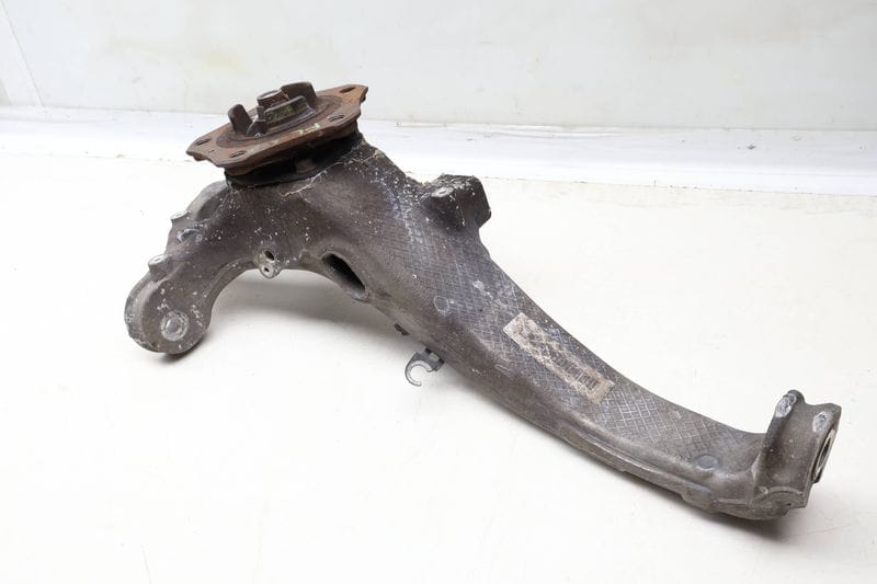 Spindle Knuckle w/ Wheel Bearing 97034115704 — Used (SKU 642935)
