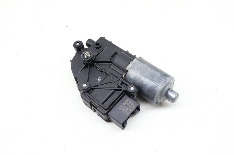 Sunroof / Sun Roof Motor 97062421104 — Used (SKU 642840)