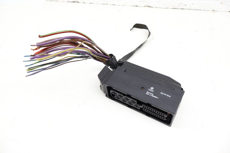 Emergency / Parking Brake Module Wiring Connector / Pigtail 3C0973763B — Used (SKU 711176)