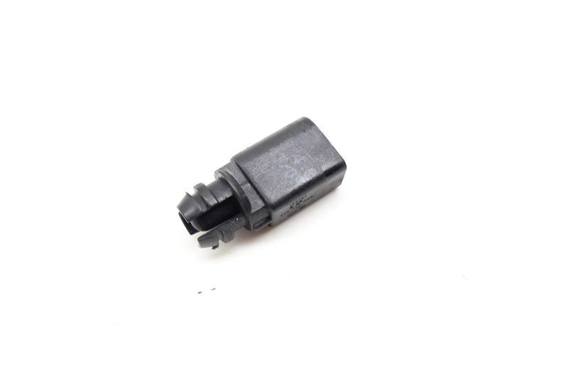 Outside Ambient Air Temperature Sensor 8Z0820535 — Used (SKU 711325)