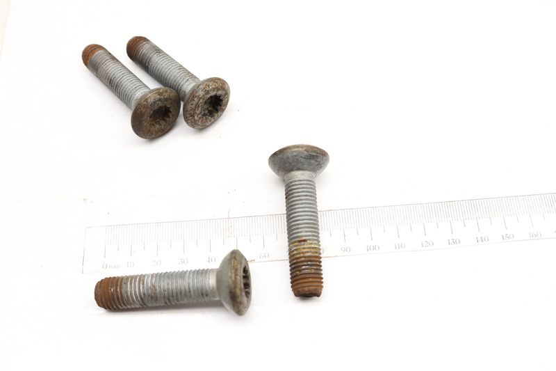 Spindle / Wheel Bearing Screw Bolt Set (4) WHT000237B — Used (SKU 503338)