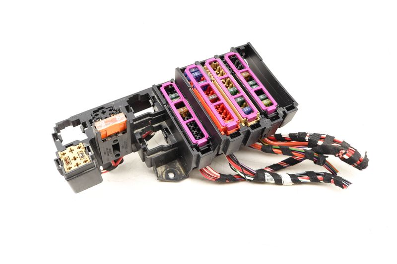Fuse Panel / Holder 8K0971845A — Used (SKU 503235)