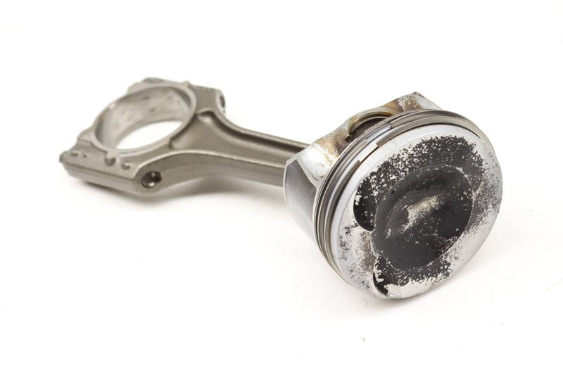 Piston w/ Connecting Rod 06H107065DM — Used (SKU 603943)