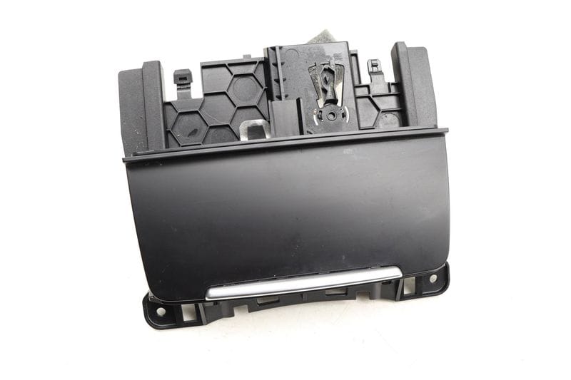 Ashtray / Cigarette Lighter 8K0857951 — Used (SKU 538852)