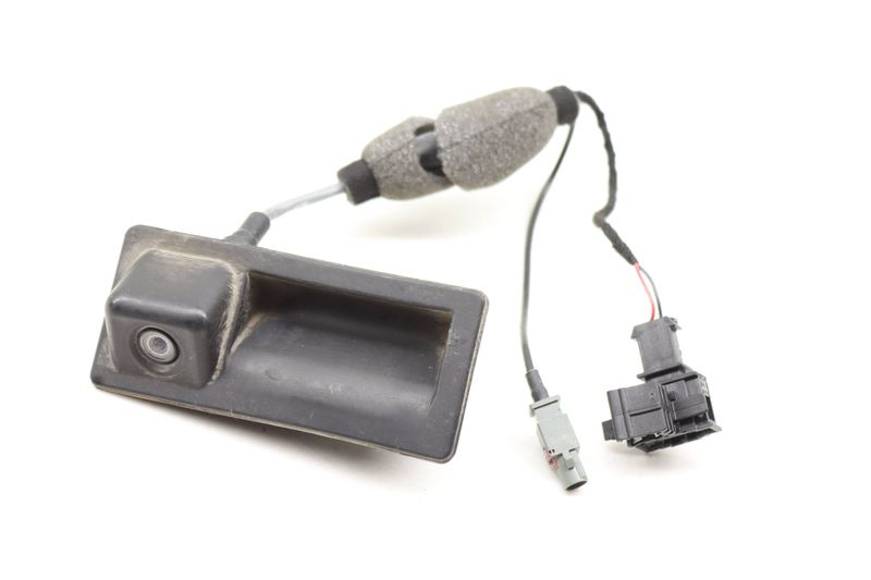 Trunk Release Handle w/ Backup Camera 5N0827566AA — Used (SKU 468043)