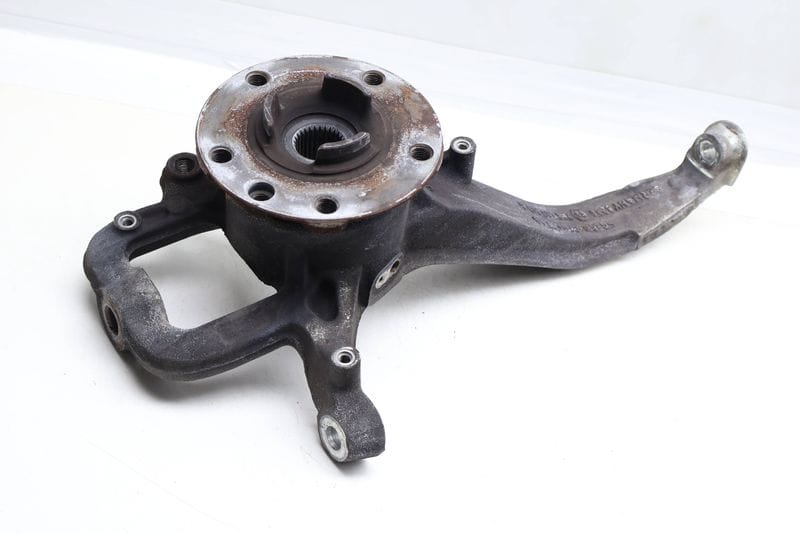 Spindle Knuckle w/ Wheel Bearing 7P6407245A — Used (SKU 673174)