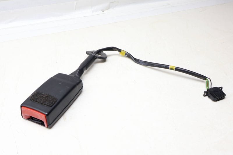Seat Belt Buckle Receiver / Clip 4L0857756E — Used (SKU 673026)
