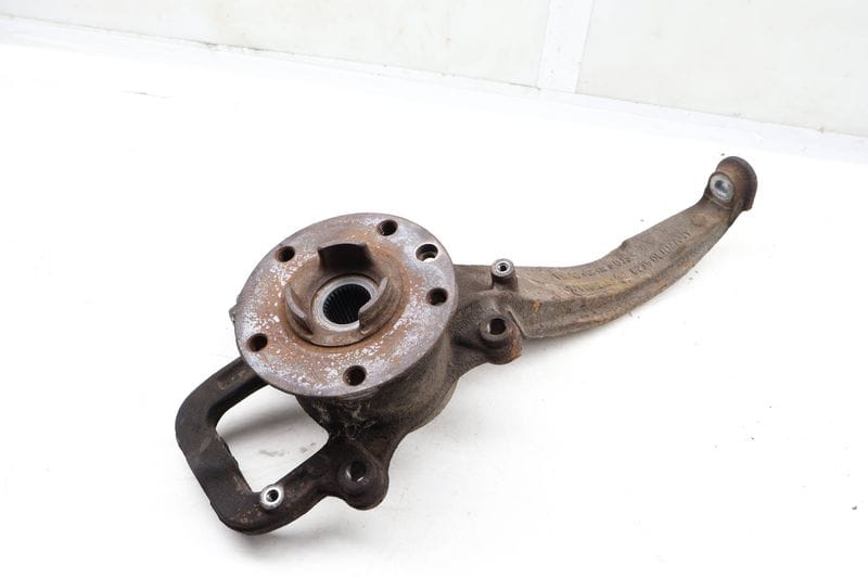 Spindle Knuckle w/ Wheel Bearing 7P6407246A — Used (SKU 649696)