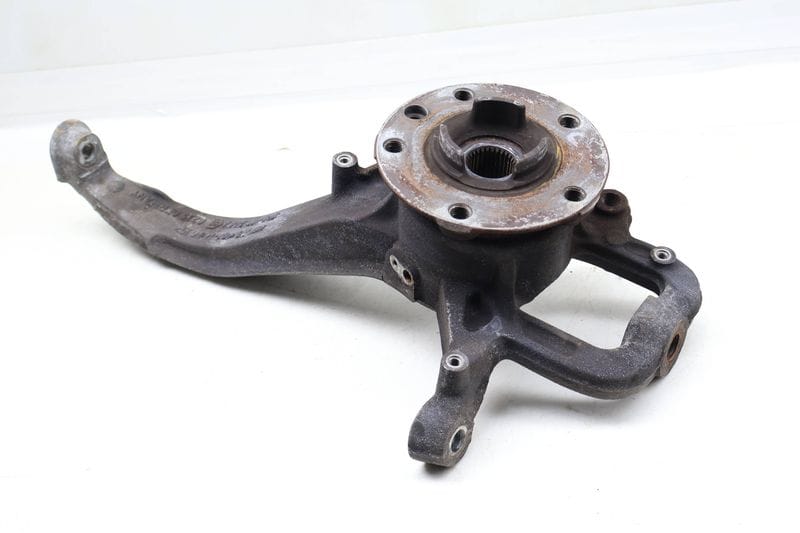 Spindle Knuckle w/ Wheel Bearing 7P6407246A — Used (SKU 673175)