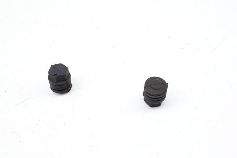 Hood Stop Jounce Bumper Set 4B0823481 — Used (SKU 673010)