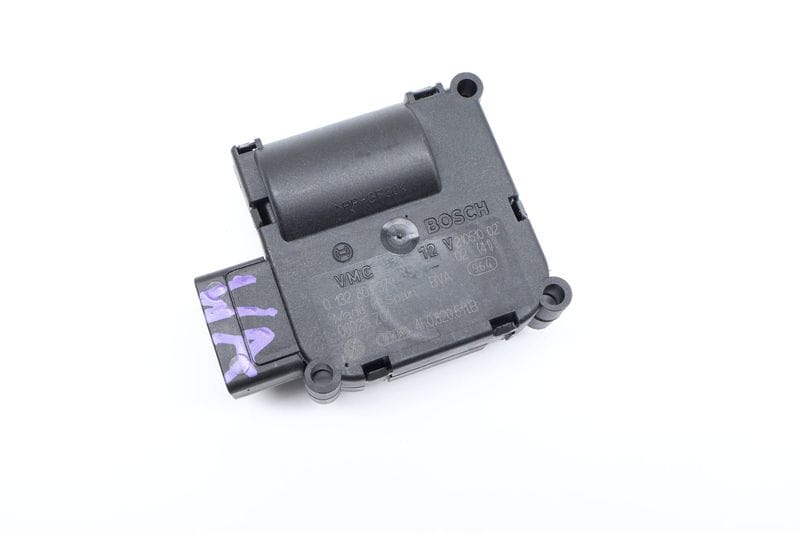 HVAC Flap / Servo Air Motor / Actuator 4F0820511B — Used (SKU 672918)