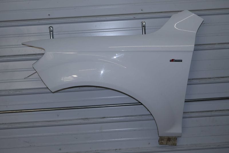 Fender 4L0821101 — Used (SKU 631869)
