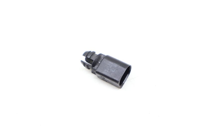 Outside Ambient Air Temperature Sensor 8Z0820535 — Used (SKU 673012)