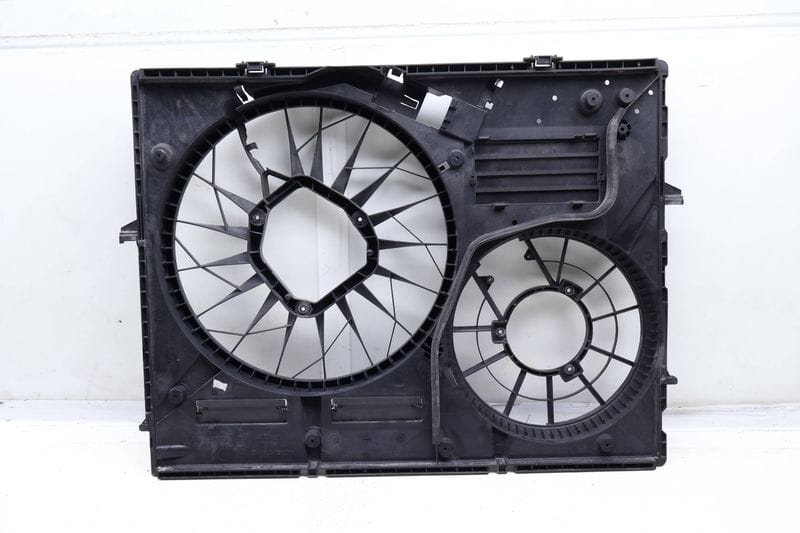 Radiator Electric Fan Housing / Cowl 7L0121203J — Used (SKU 649712)