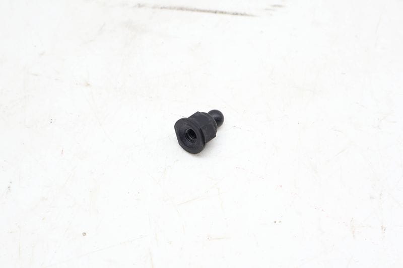 Upper Tail Light Cap / Nut 4L0945230 — Used (SKU 673508)