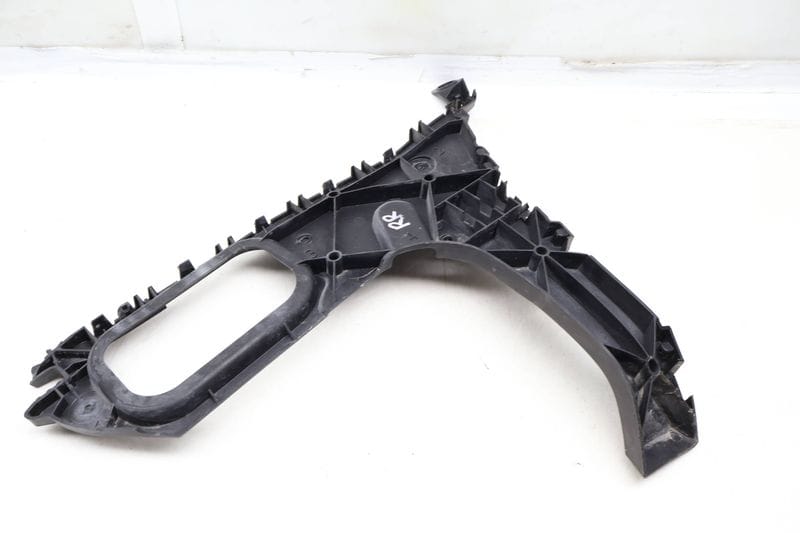 Bumper Guide / Bracket 4L0807454A — Used (SKU 649648)