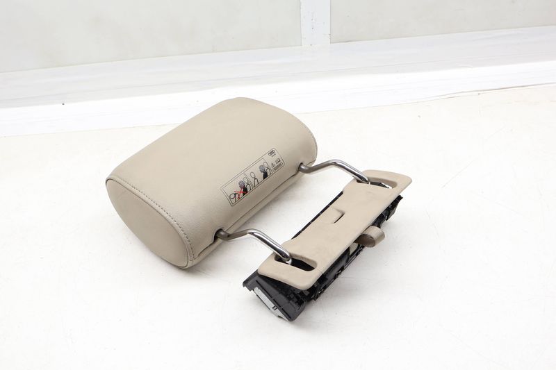 2ND Row Headrest / Head Rest 4L0883901J — Used (SKU 672861)