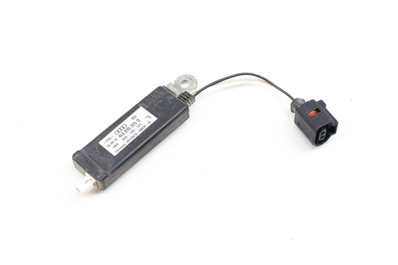 Upper Antenna Booster 4L0035225Q — Used (SKU 631741)