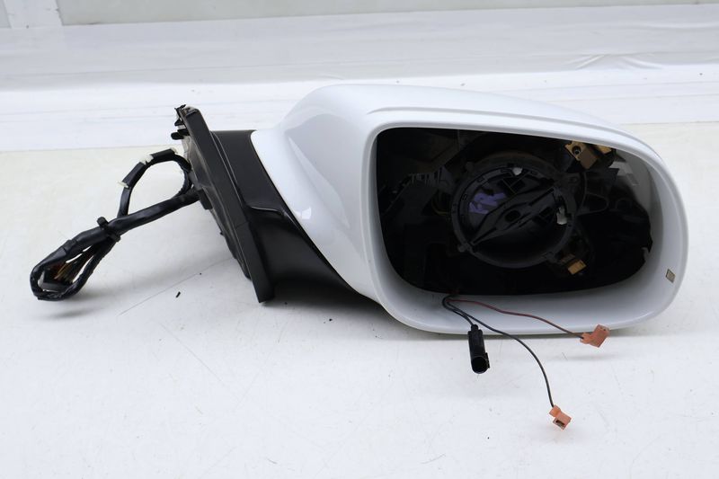 Side View Mirror w/ Memory 4L1857410CL — Used (SKU 673101)