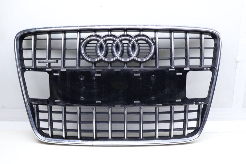 S-Line Radiator / Bumper Grille Assembly 4L0853651E — Used (SKU 673034)
