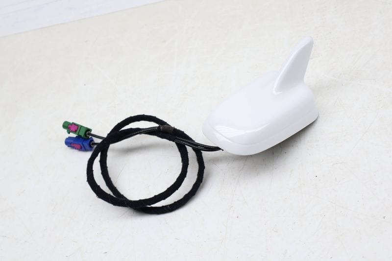 Shark Fin / Roof Antenna 4L0035503M — Used (SKU 673099)