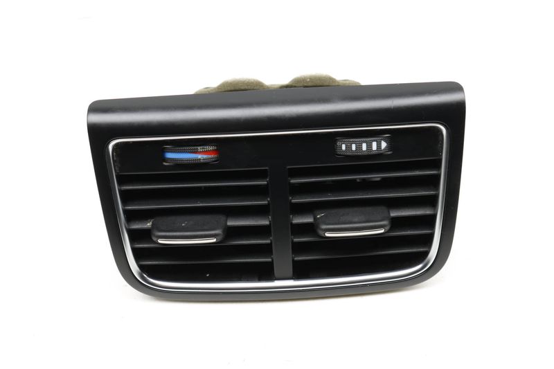 Center Air Vent 8K0819203J — Used (SKU 372086)